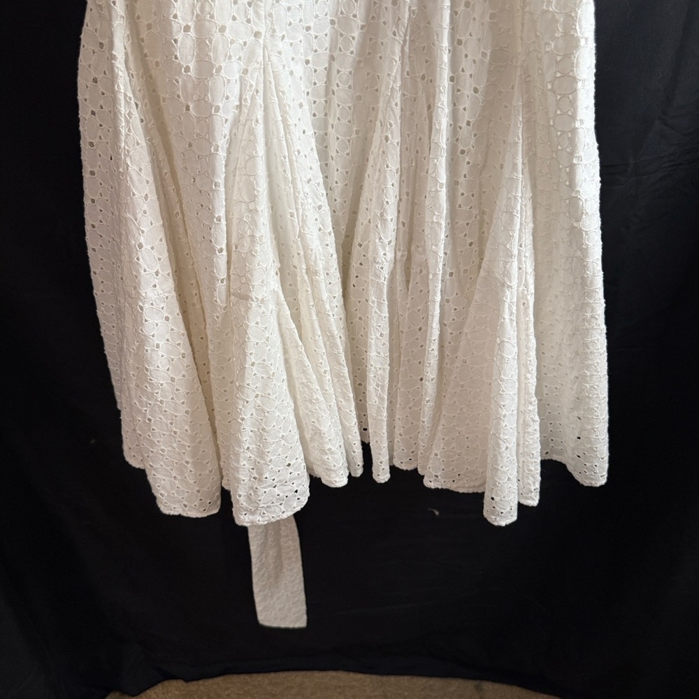 Diane von Furstenberg for Neiman Marcus White Eyelet Wrap Dress – Size 12 - Picture 7 of 13